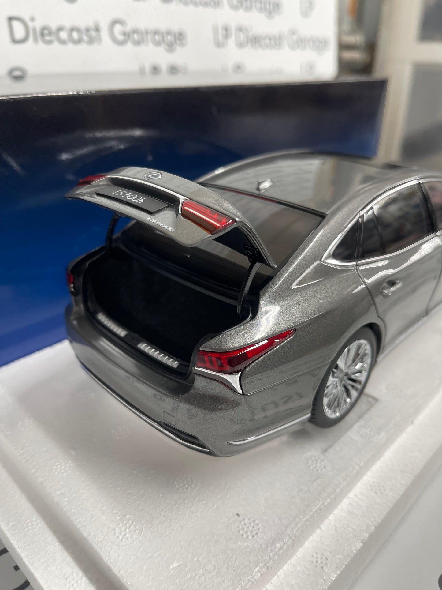 AUTOart 2018 Lexus LS500h Manganese Luster Metallic 1:18 Scale Diecast 78867