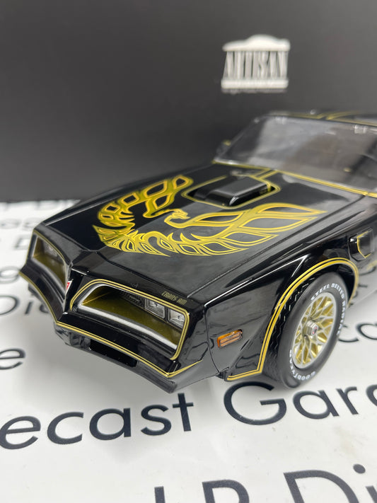 GREENLIGHT 1977 Pontiac Firebird Trans Am Black Gold 1:18 Diecast