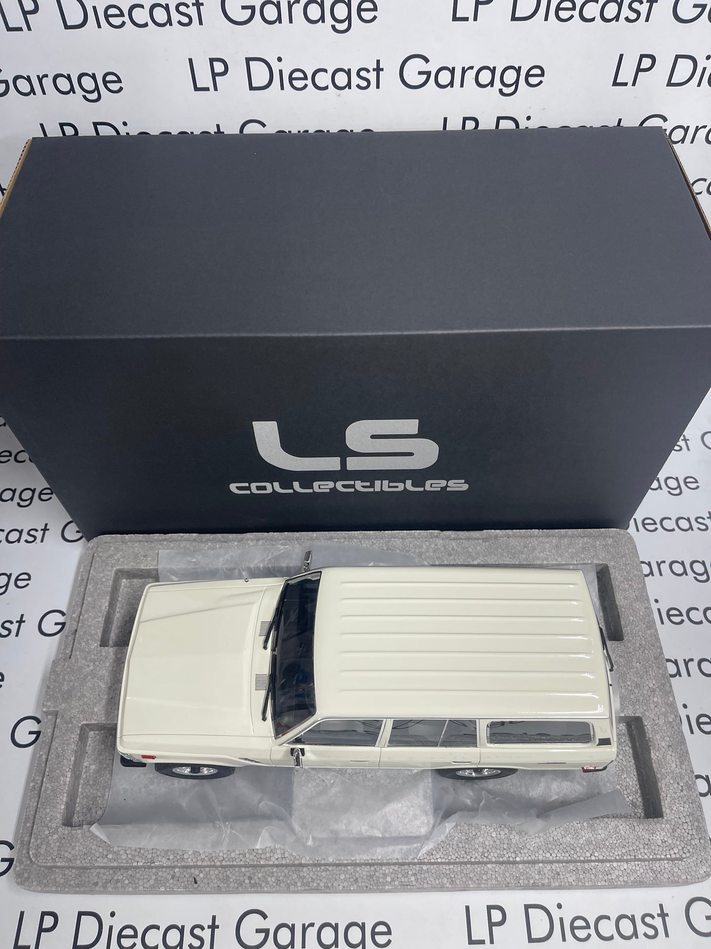 LS Collectibles 1987 Toyota Land Cruiser J60 White 1:18 Scale Resin Model