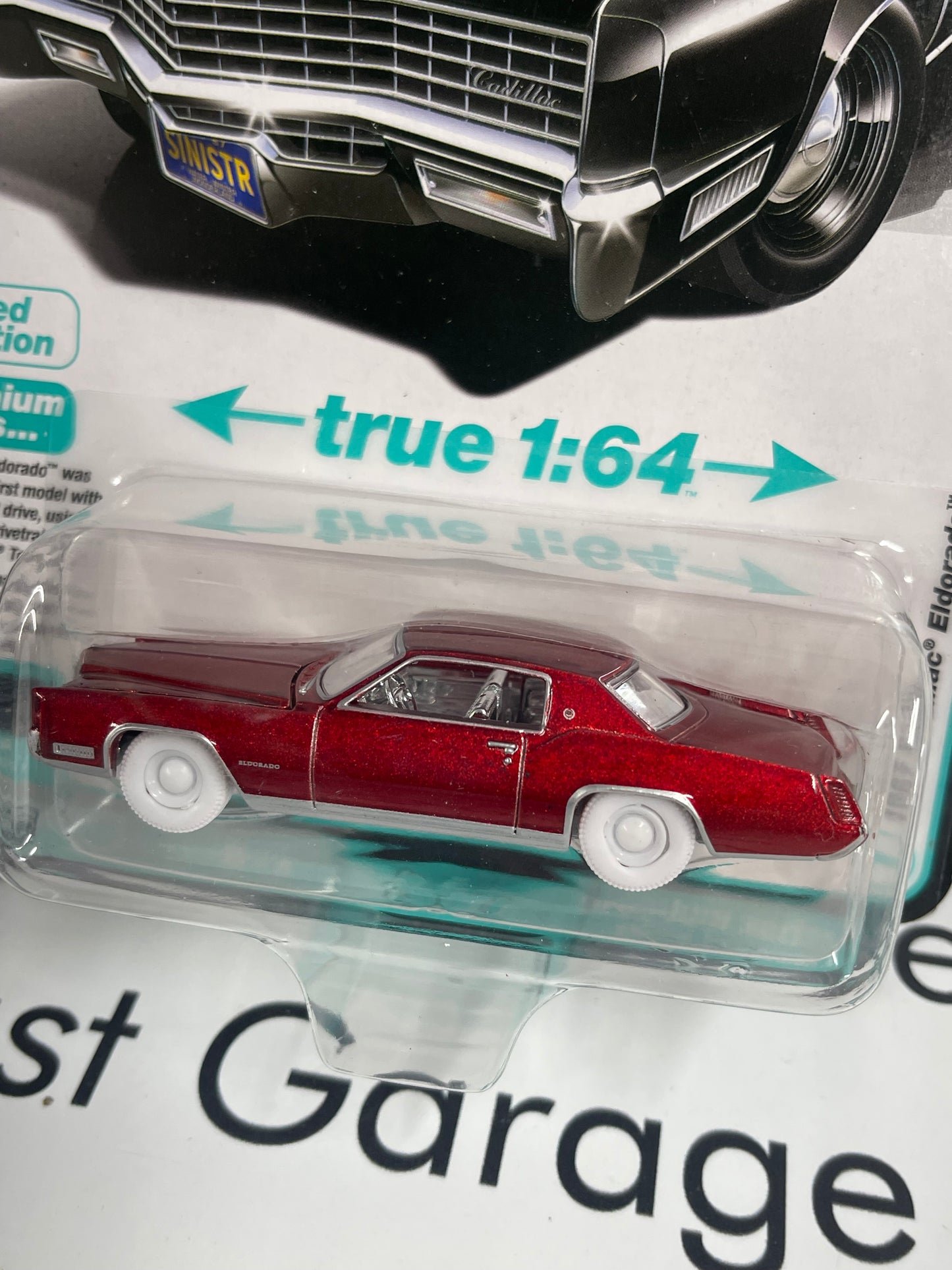 ULTRA RED CHASE AUTO WORLD 1967 Cadillac Eldorado Sable Black 1:64 Diecast Luxury Cruisers