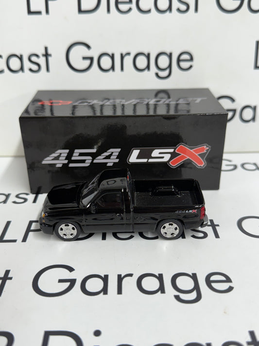 PARA64 2006 Chevrolet Silverado SS Single Cab Truck Onyx Black 1:64 Diecast
