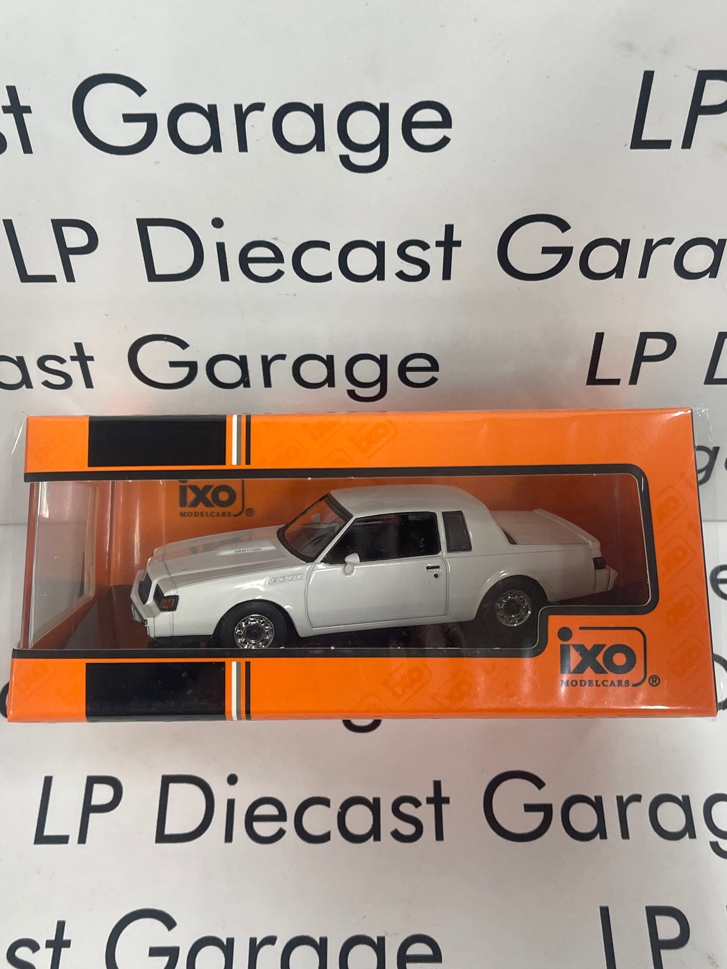 IXO Models 1987 Buick Grand National White Muscle Car 1:43 Diecast
