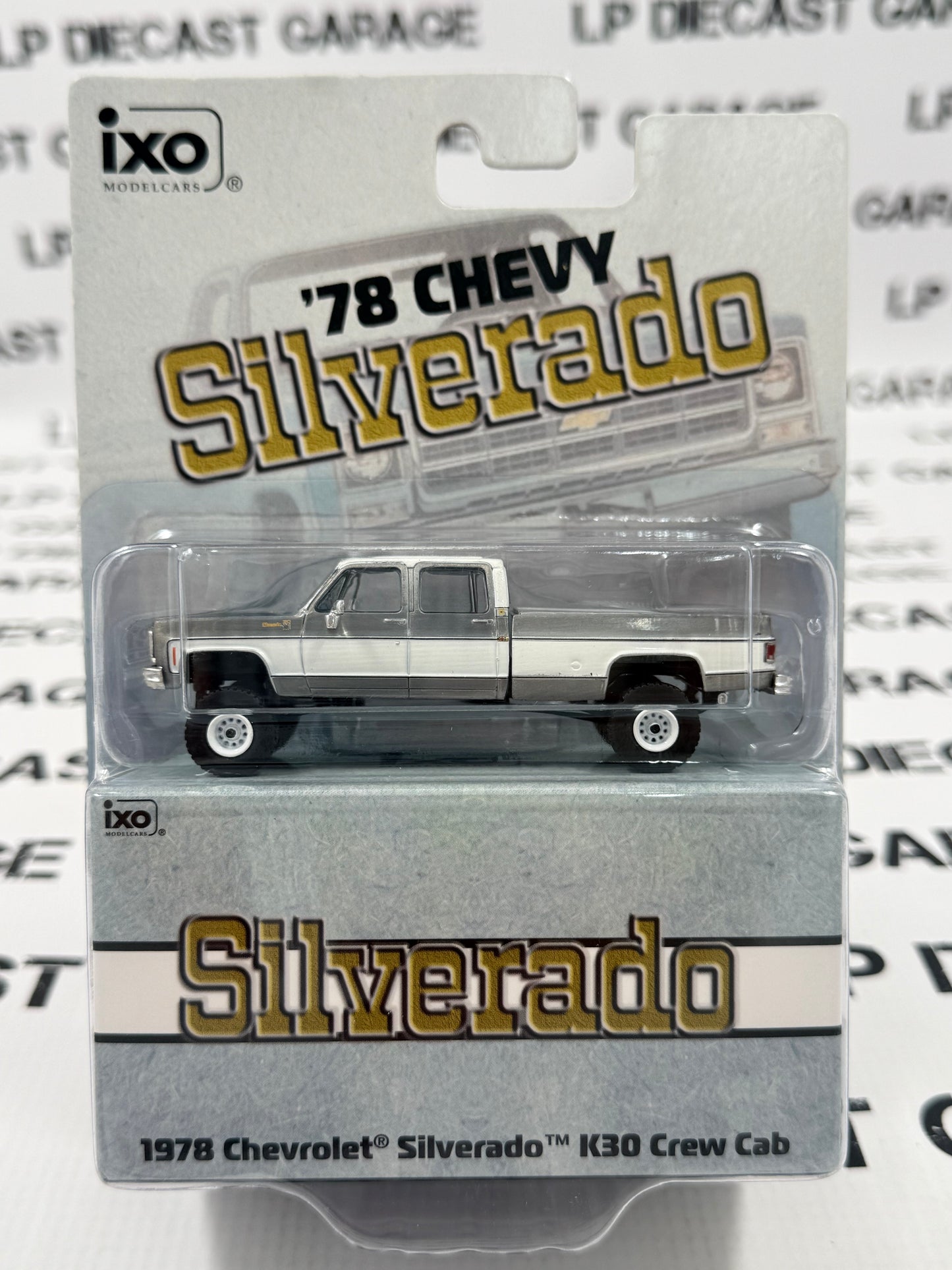 RAW CHASE IXO Models 1978 Chevrolet Silverado K30 Light Blue White 1:64 Diecast