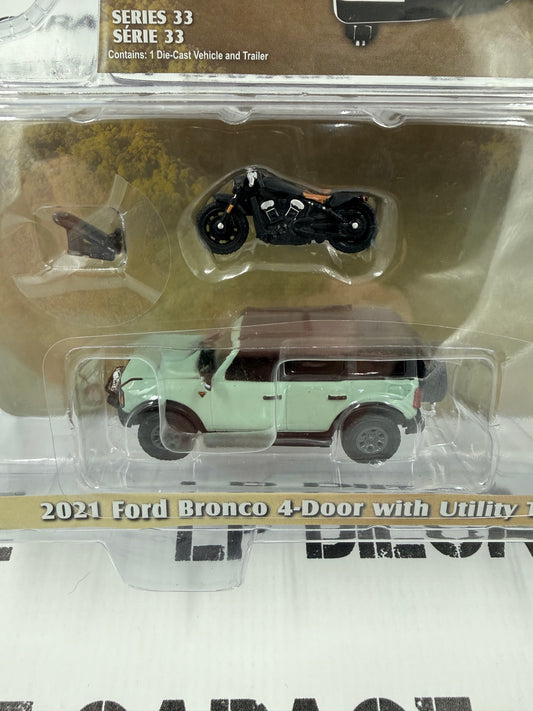 GREENLIGHT 2021 Ford Bronco w/ Trailer & Motorcycle Cactus Grey 1:64 Diecast Hitch & Tow