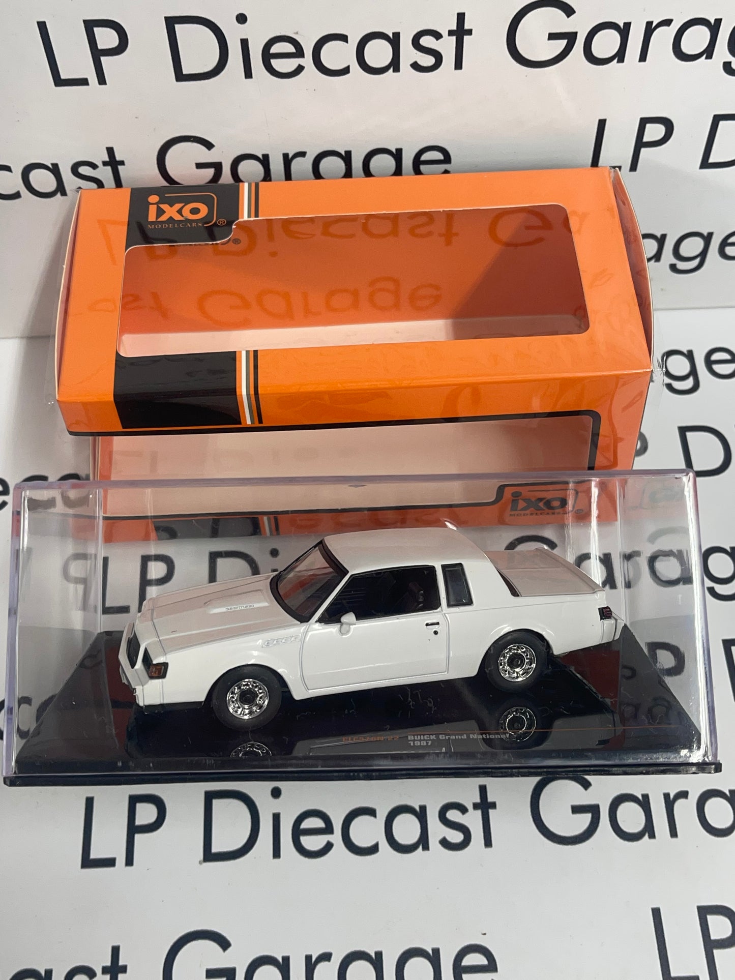 IXO Models 1987 Buick Grand National White Muscle Car 1:43 Diecast