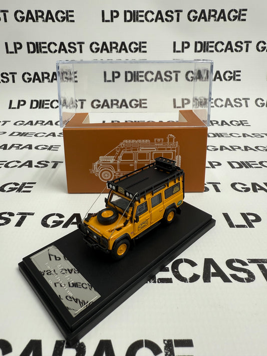 MASTER Land Rover Defender 110 Camel Trophy Yellow 1:64 Diecast w/ Accessories