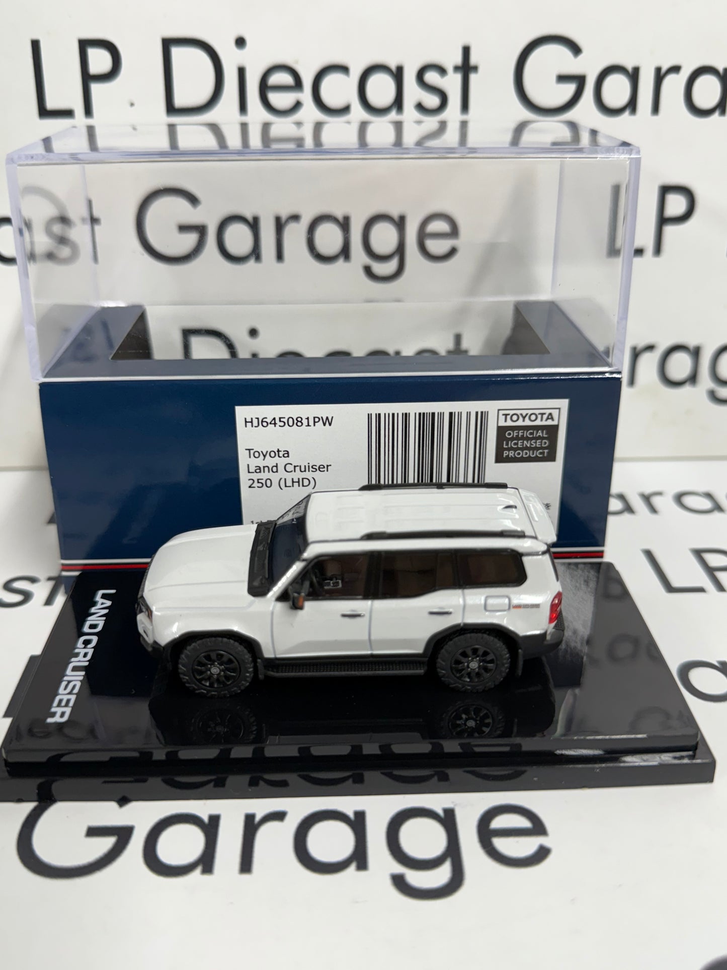 HOBBY JAPAN 2024 Toyota Land Cruiser 1st Edition White LHD 1:64 Diecast
