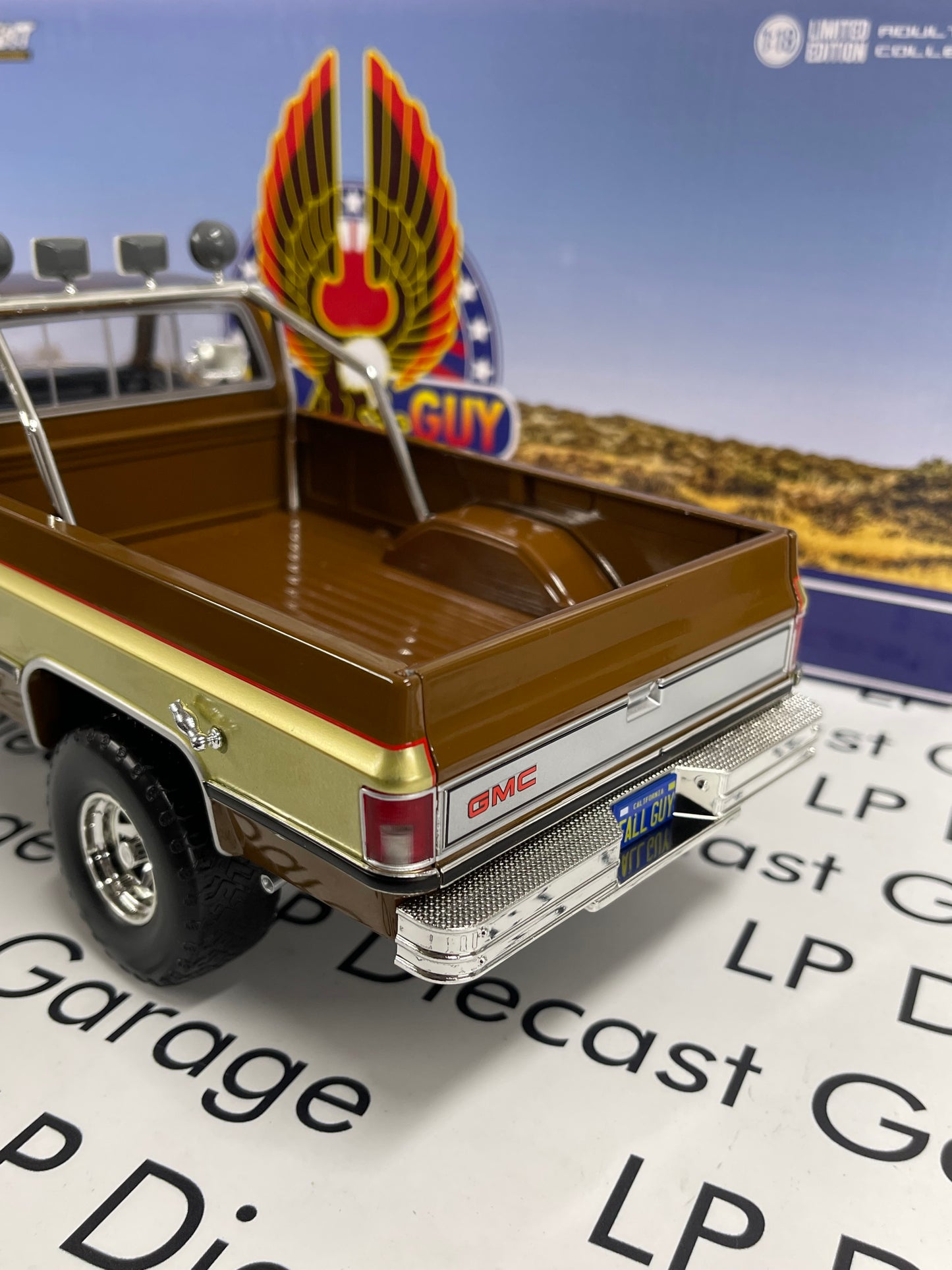 GREENLIGHT 1982 GMC K-2500 Fall Guy Truck 1:18 Diecast Hollywood