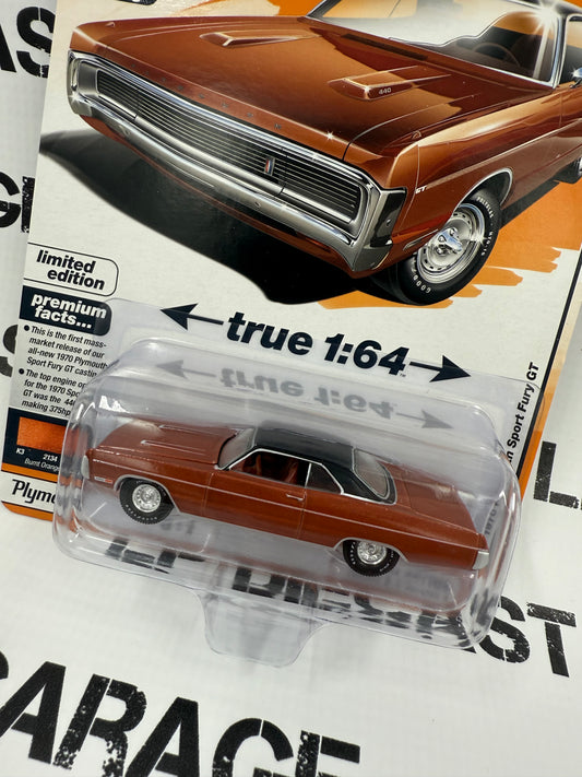 AUTO WORLD 1970 Plymouth Sport Fury GT Burnt Orange 1:64 Diecast Vintage Muscle