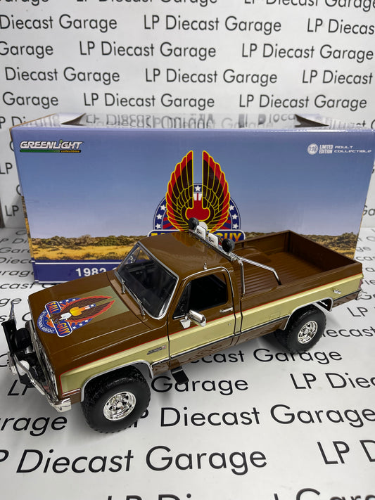 GREENLIGHT 1982 GMC K-2500 Fall Guy Truck 1:18 Diecast Hollywood