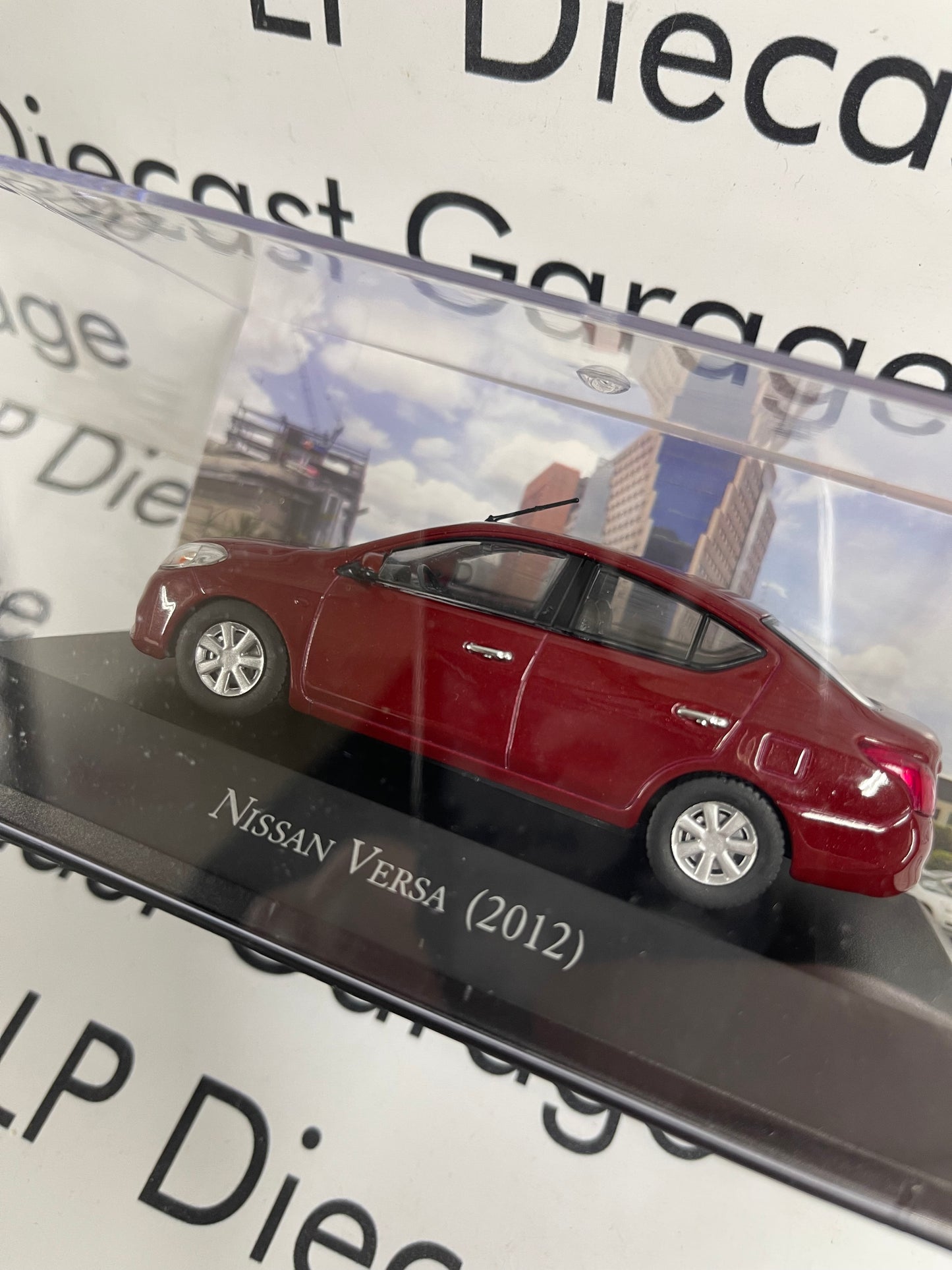EDICOLA 2012 Nissan Versa Red Sedan 1:43 Diecast Euro