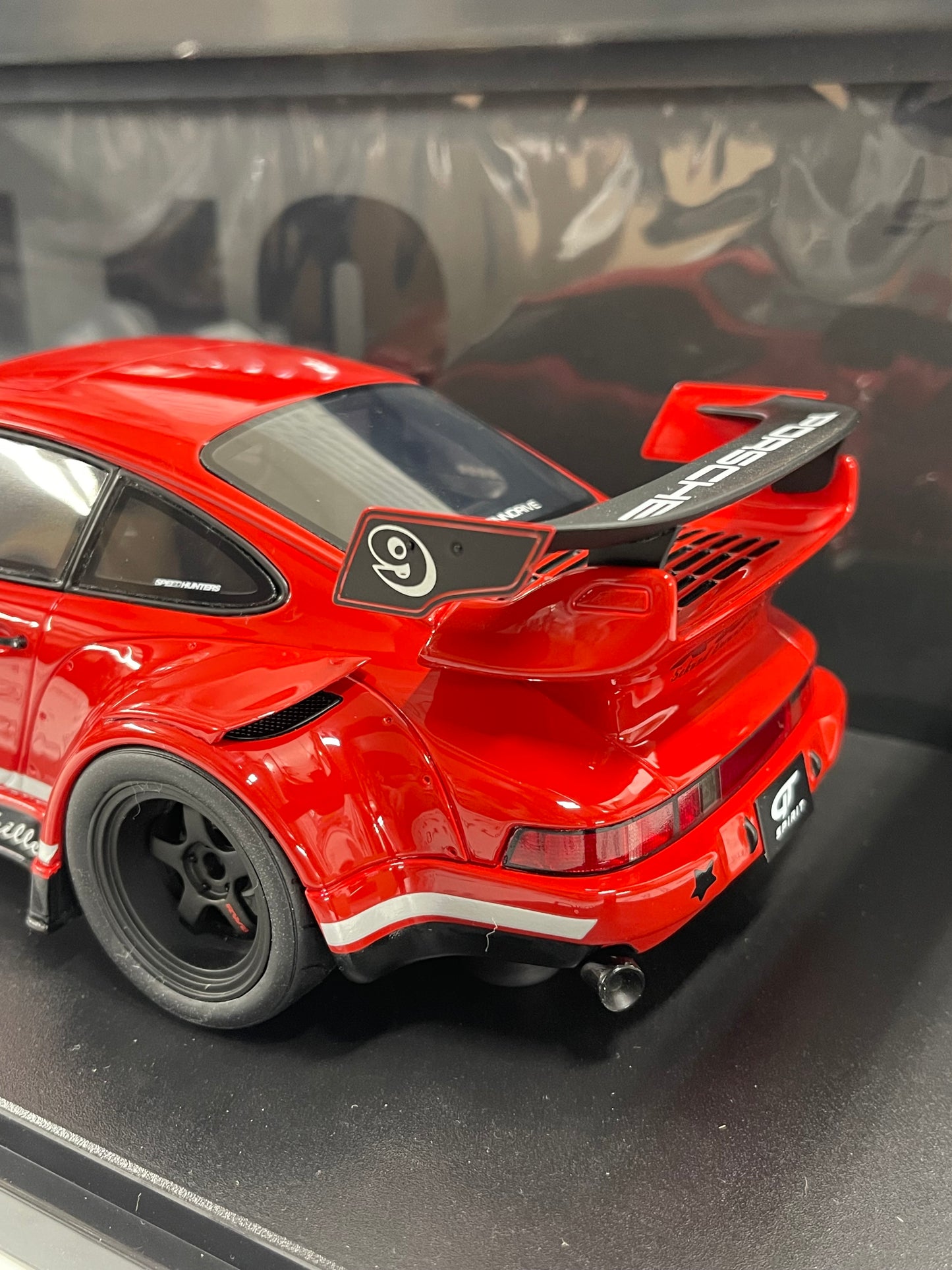 GT SPIRIT Porsche 911 RWB Body Kit Painkiller 1:18 Scale Resin Model GT449