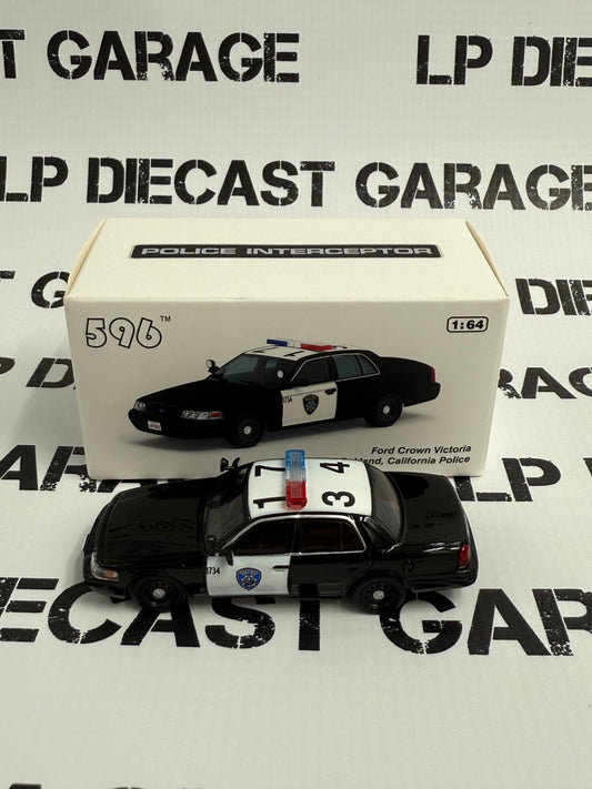 596 Model Ford Crown Victoria Oakland California Police 1:64 Diecast