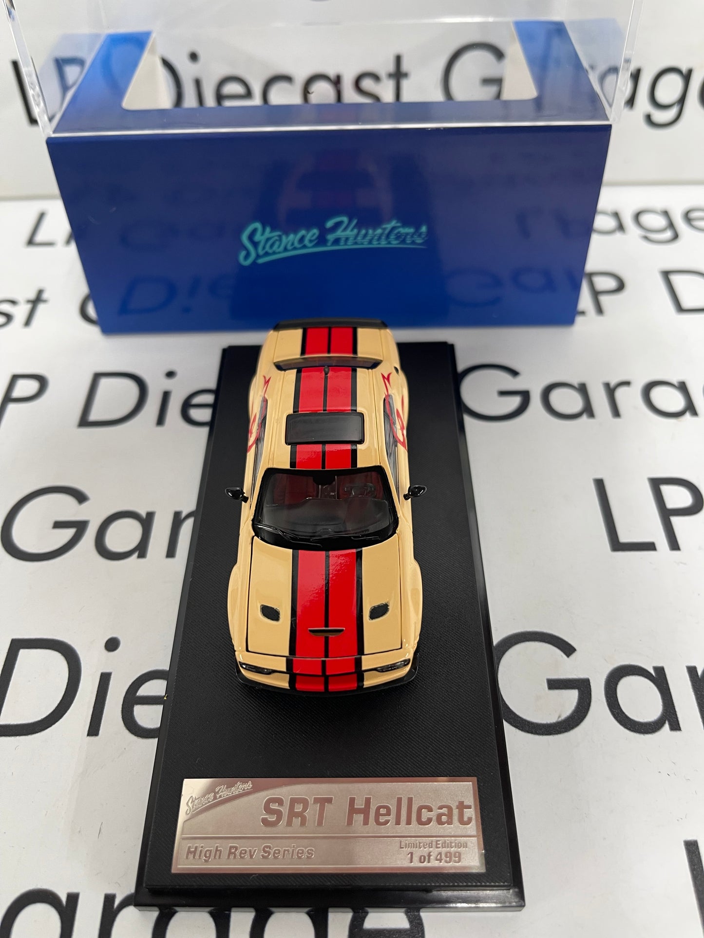 STANCE HUNTERS 2023 Dodge Challenger SRT Hellcat Tan Red 1:64 Diecast