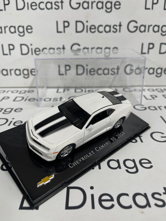 EDICOLA 2011 Chevrolet Camaro SS White w/ Black Stripes 1:43 Diecast