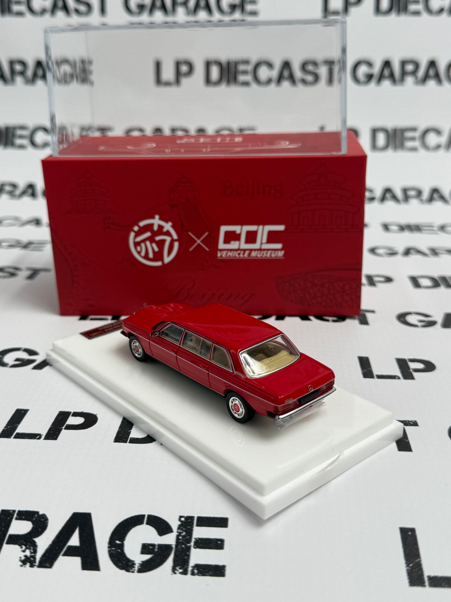 GOC 1976 Mercedes-Benz 230e (v123) Red Limousine 1:64 Diecast HEC Beijing