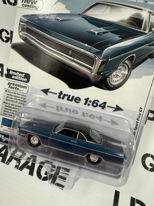 AUTO WORLD 1970 Plymouth Sport Fury GT Jamaica Blue 1:64 Diecast Vintage Muscle