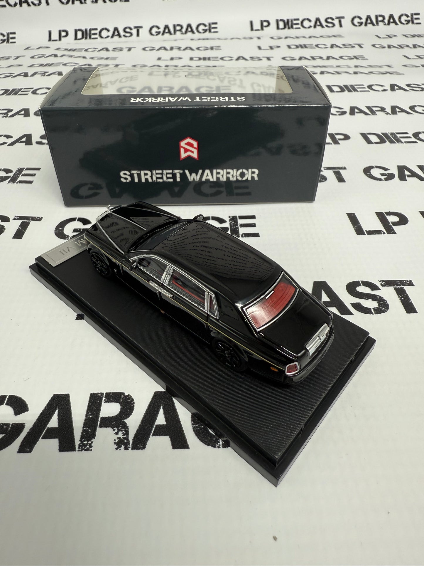 STREET WARRIOR Rolls Royce Phantom VII Black 1:64 Diecast