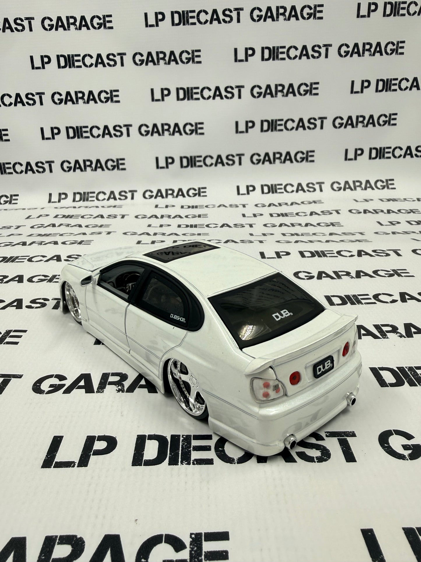 JADA Lexus GS430 Dub City White w/ Maya Rims 1:24 Diecast No Box