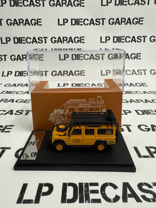 MASTER Land Rover Defender 110 Camel Trophy Yellow 1:64 Diecast w/ Accessories