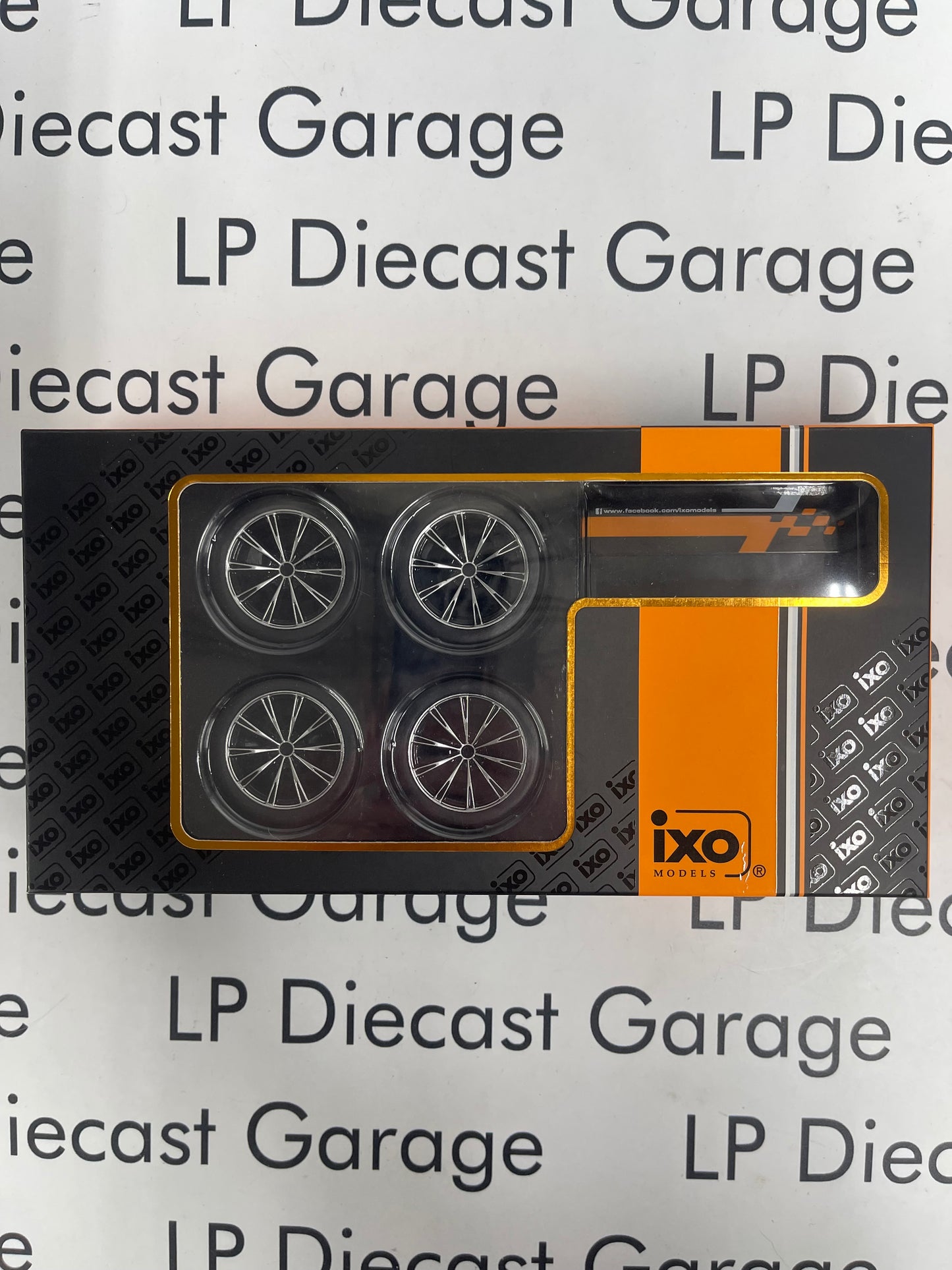 IXO Models Audi RS3 Black/ Silver Wheel Set (4) for 1:18 Diecast