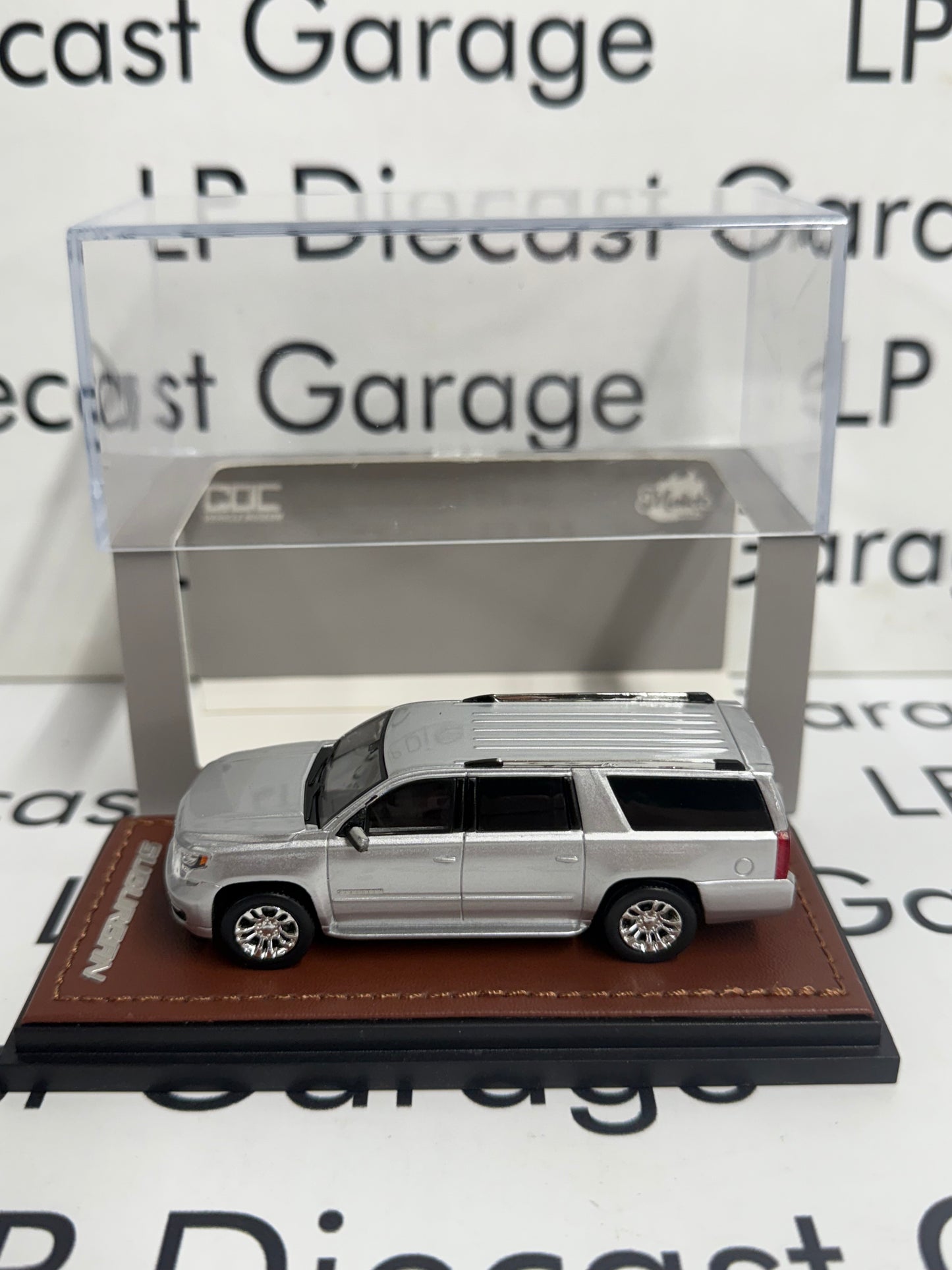 GOC 2015 Chevrolet Suburban Silver Limited Edition 1:64 Diecast Exclusive