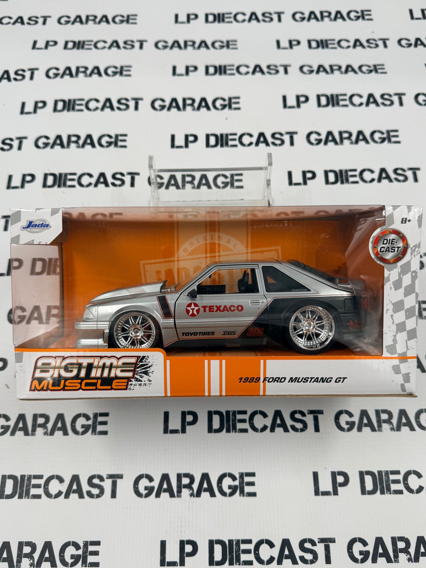JADA 1989 Ford Mustang GT Texaco Silver 1:24 Diecast Bigtime Muscle