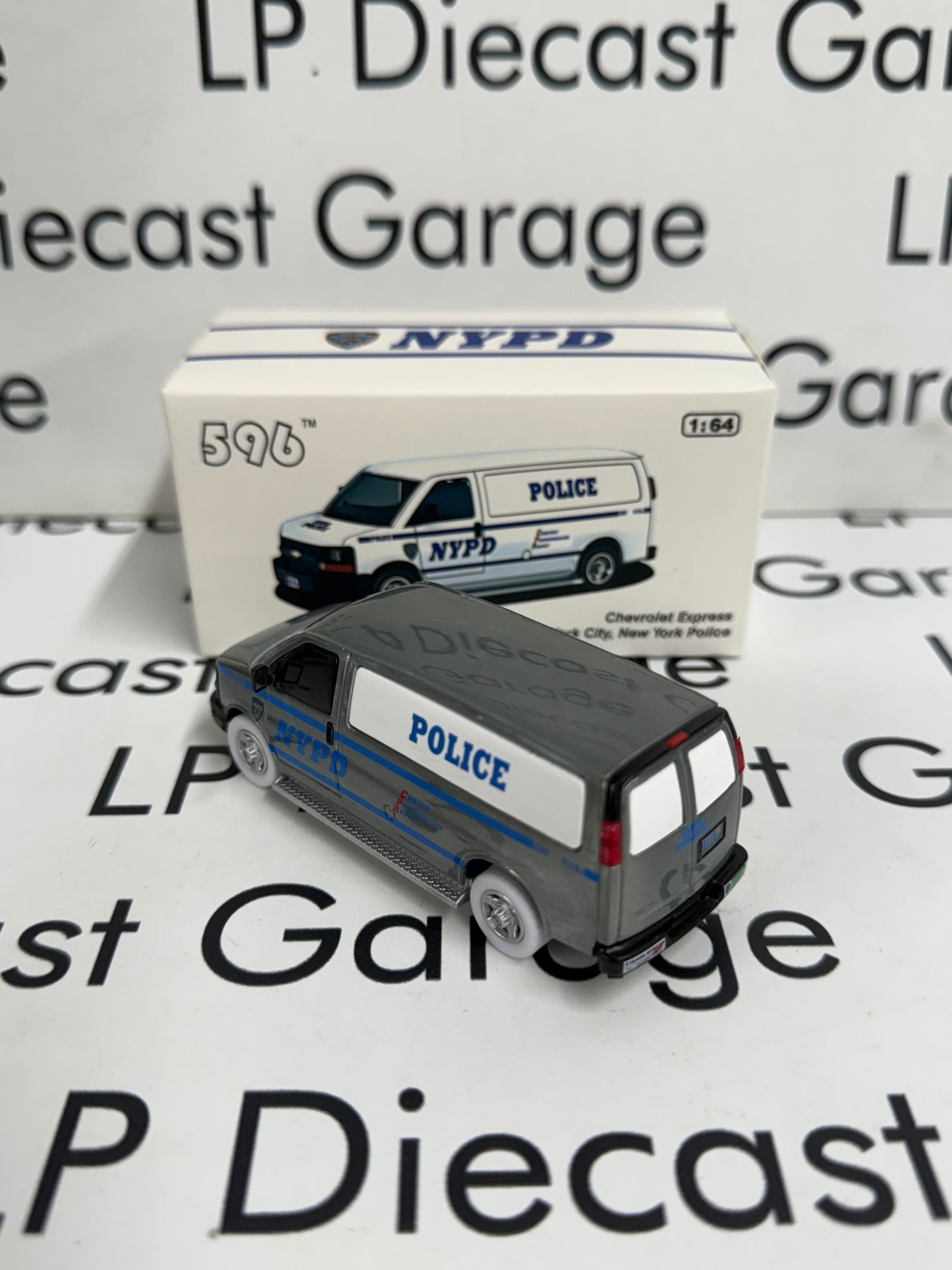 RAW CHASE 596 Model Chevrolet Express Van Responder NYPD Police 1:64 Diecast