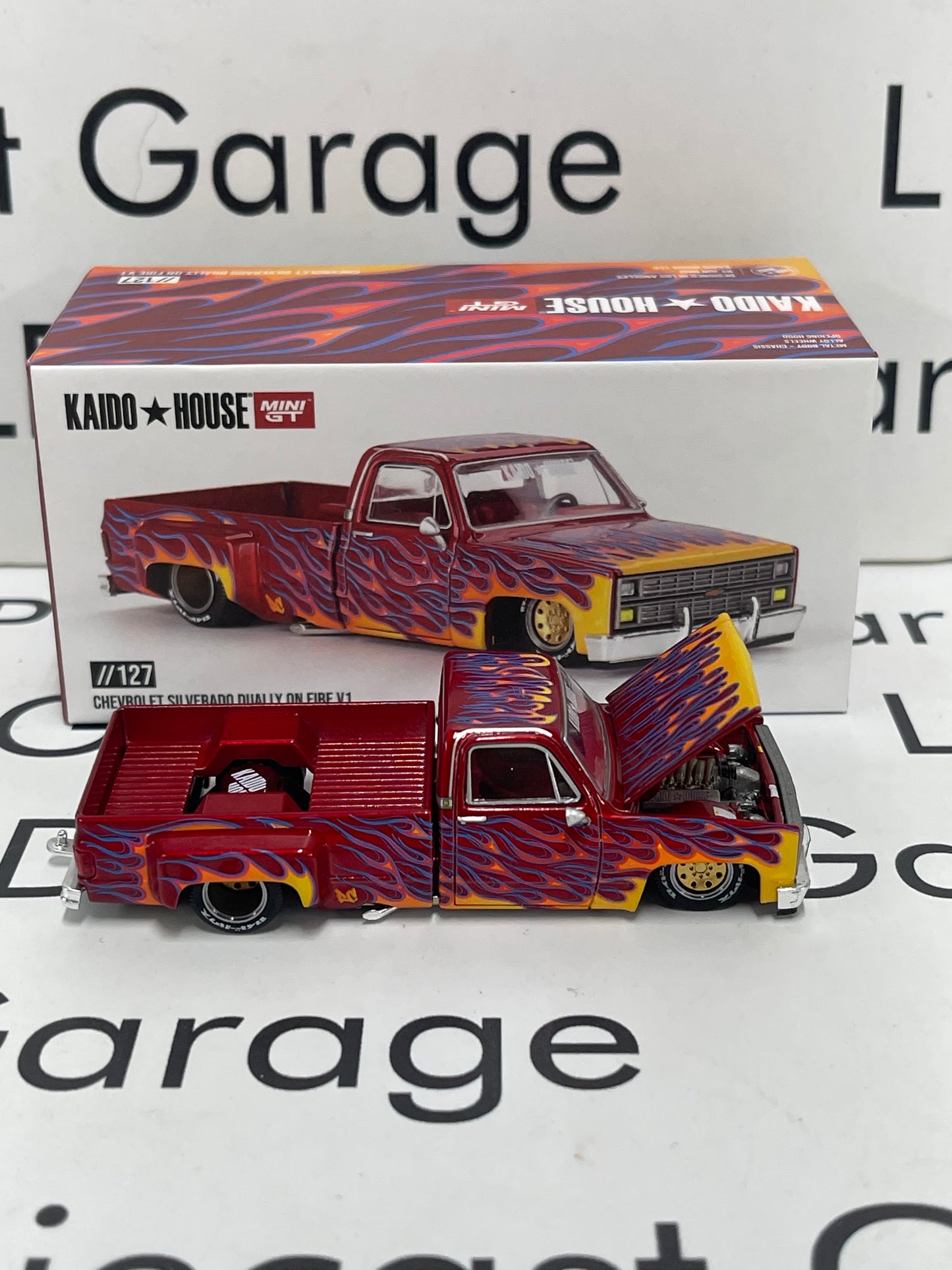 MINI GT KAIDO HOUSE Chevrolet Silverado Dually on Fire Flames V1 Red 1:64 Diecast