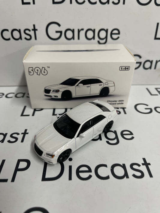 596 Model Chrysler 300c Pearlescent White 1:64 Diecast