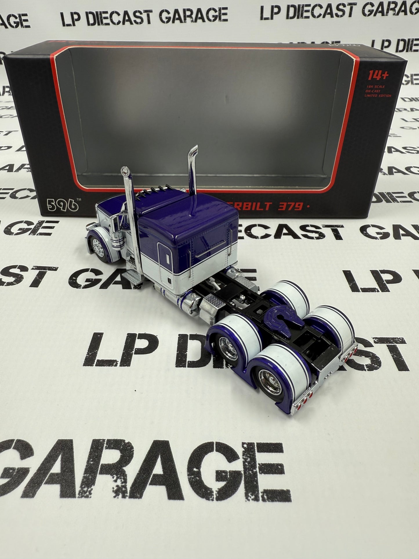 596 Model Classic Peterbilt 379 Purple & White Custom Semi Truck 1:64 Diecast