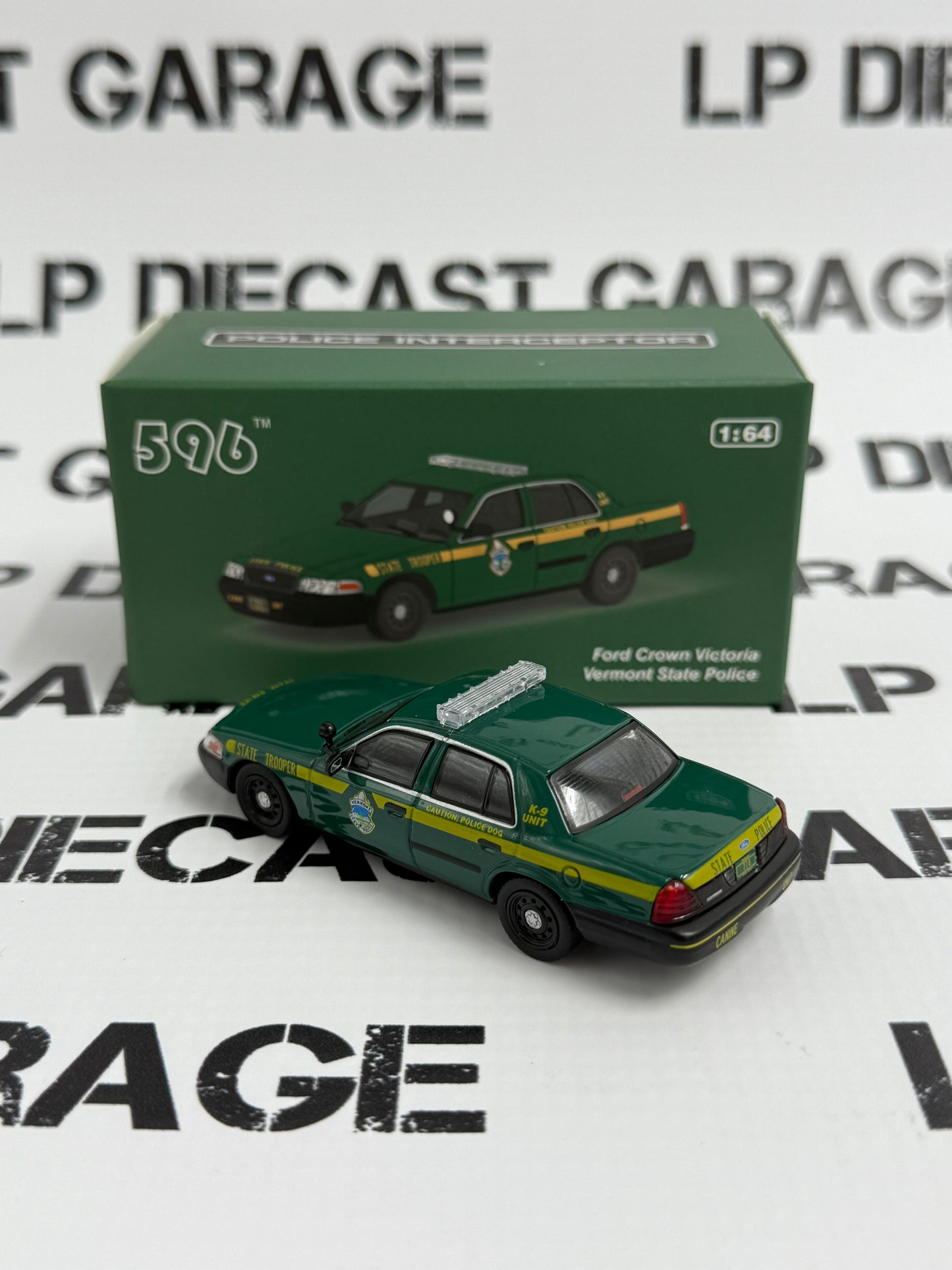 596 Model Ford Crown Victoria Vermont State Police K9 Unit 1:64 Diecast