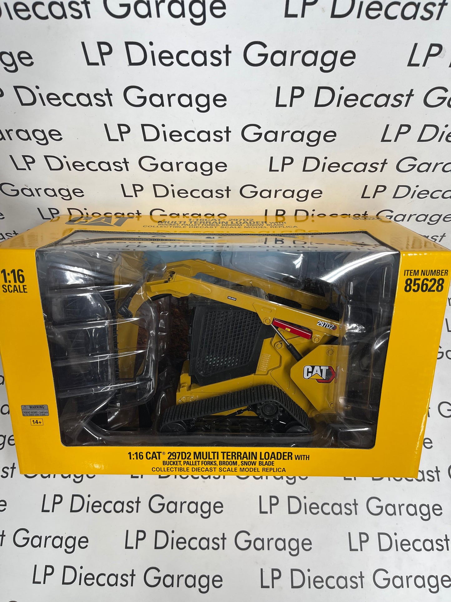 DIECAST MASTERS CAT 297D2 Multi Terrain Loader w/ Attachments 1:16 Diecast