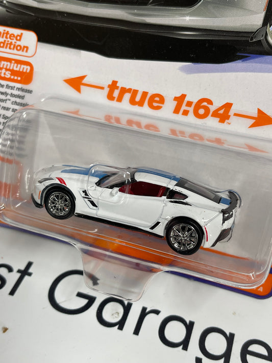 AUTO WORLD 2018 Chevy Corvette Grand Sport White 1:64 Diecast Sports Cars