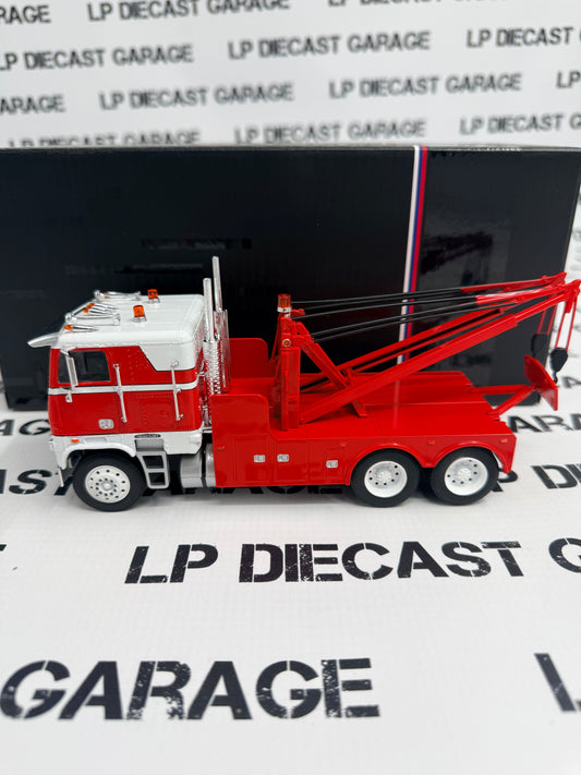 IXO Models 1987 Freightliner FLA Tow Truck Red 1:43 Diecast USA