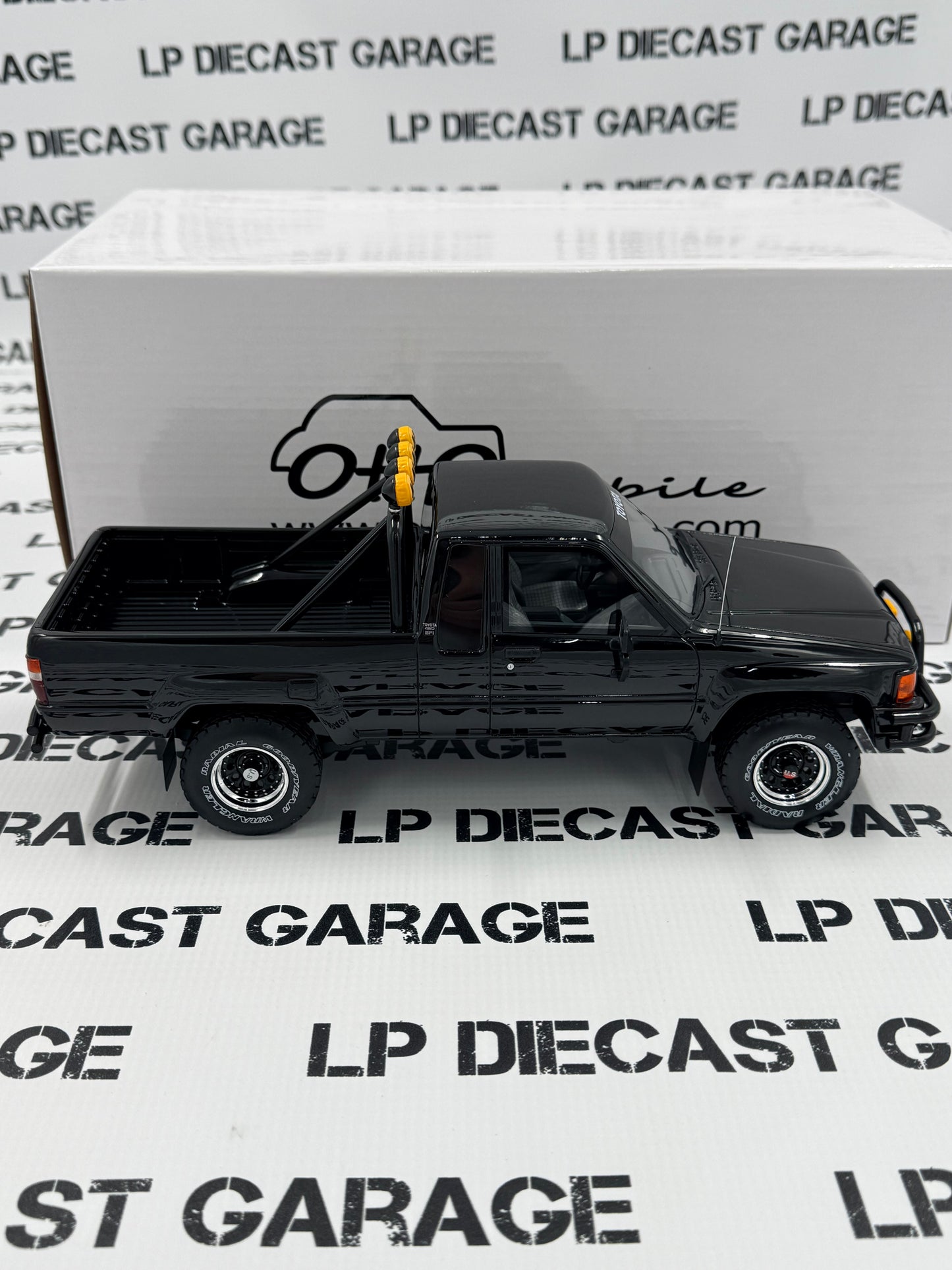 OTTO MOBILE 1985 Toyota SR5 Pickup Black 1:18 Scale Resin Model OT481B Back to the Future