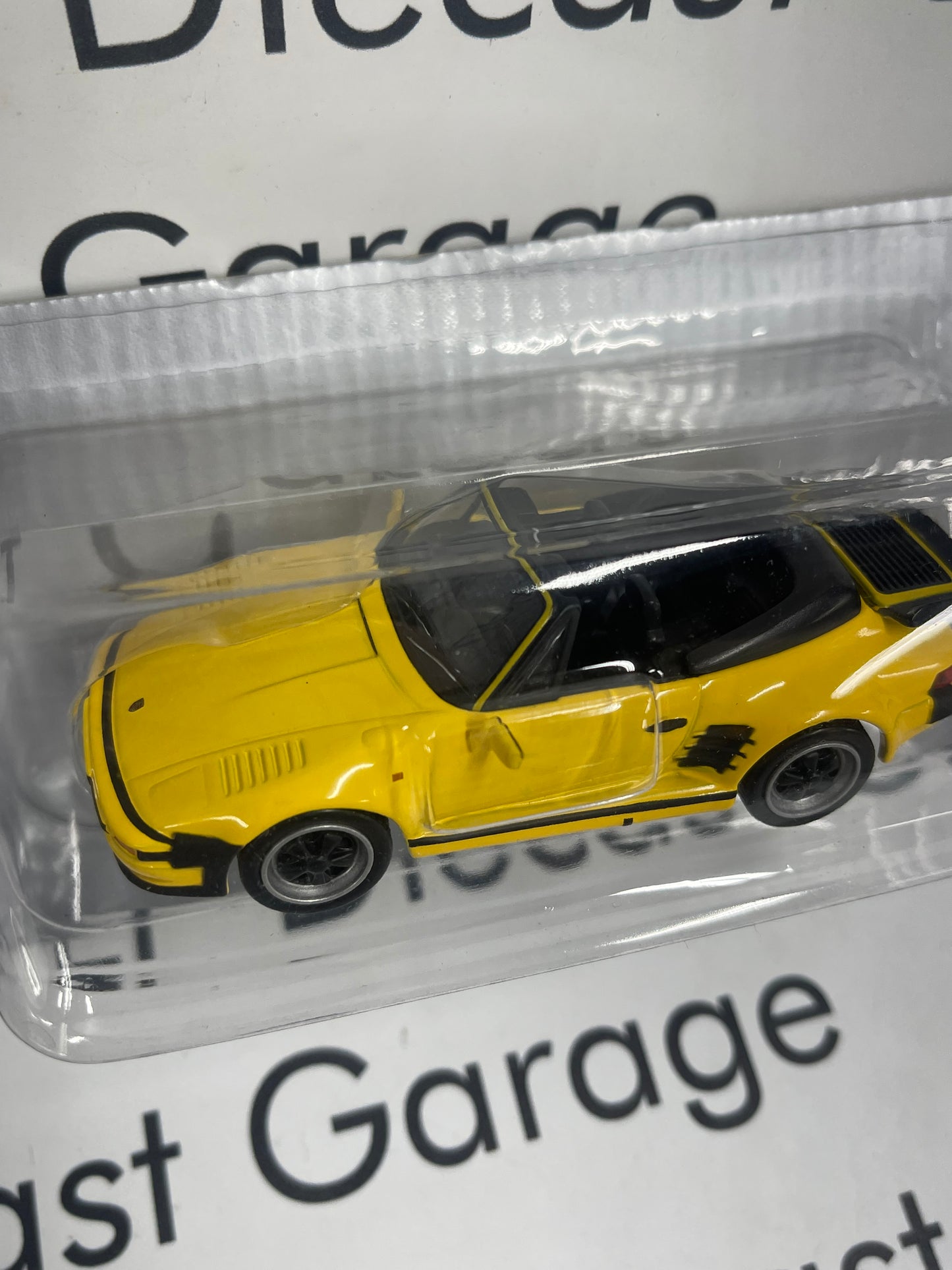 EDICOLA 1989 Porsche 911 Turbo Slant Nose Yellow 1:43 Diecast Euro Deagostini