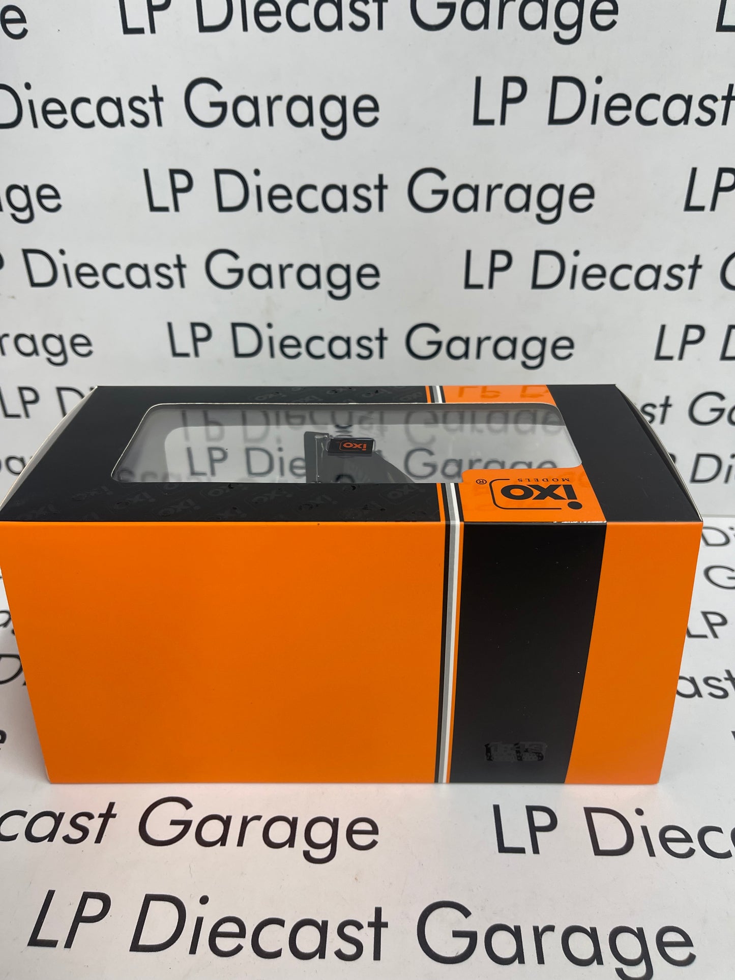 IXO Models 1990 Ford Aeromax Black Semi Truck 1:43 Scale Diecast