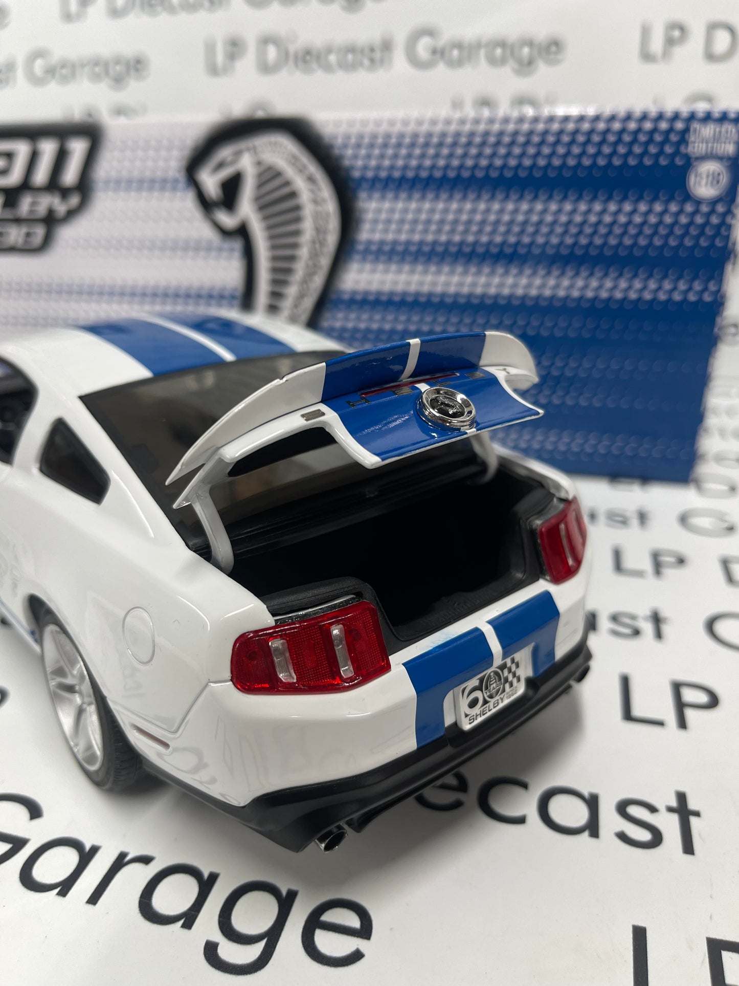 GREENLIGHT 2011 Ford Mustang Shelby GT500 Performance White w/ Blue Stripes 1:18 Diecast