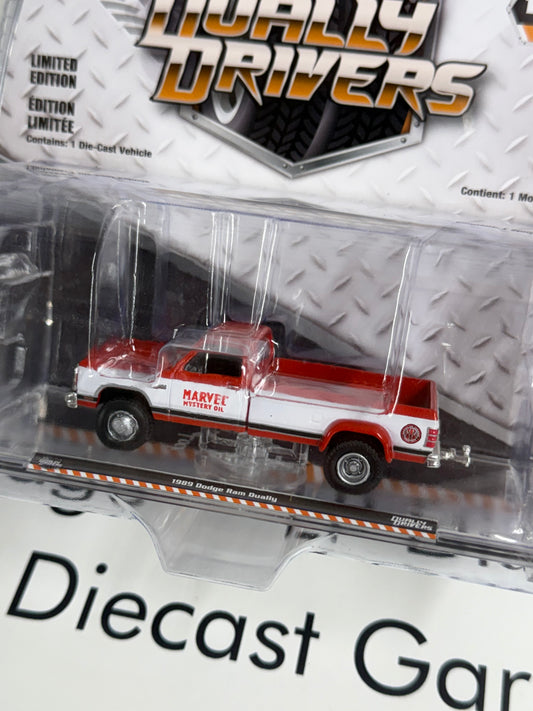 GREENLIGHT 1989 Dodge Ram Marvel Mystery Oil Red/White 1:64 Diecast Dually Drivers