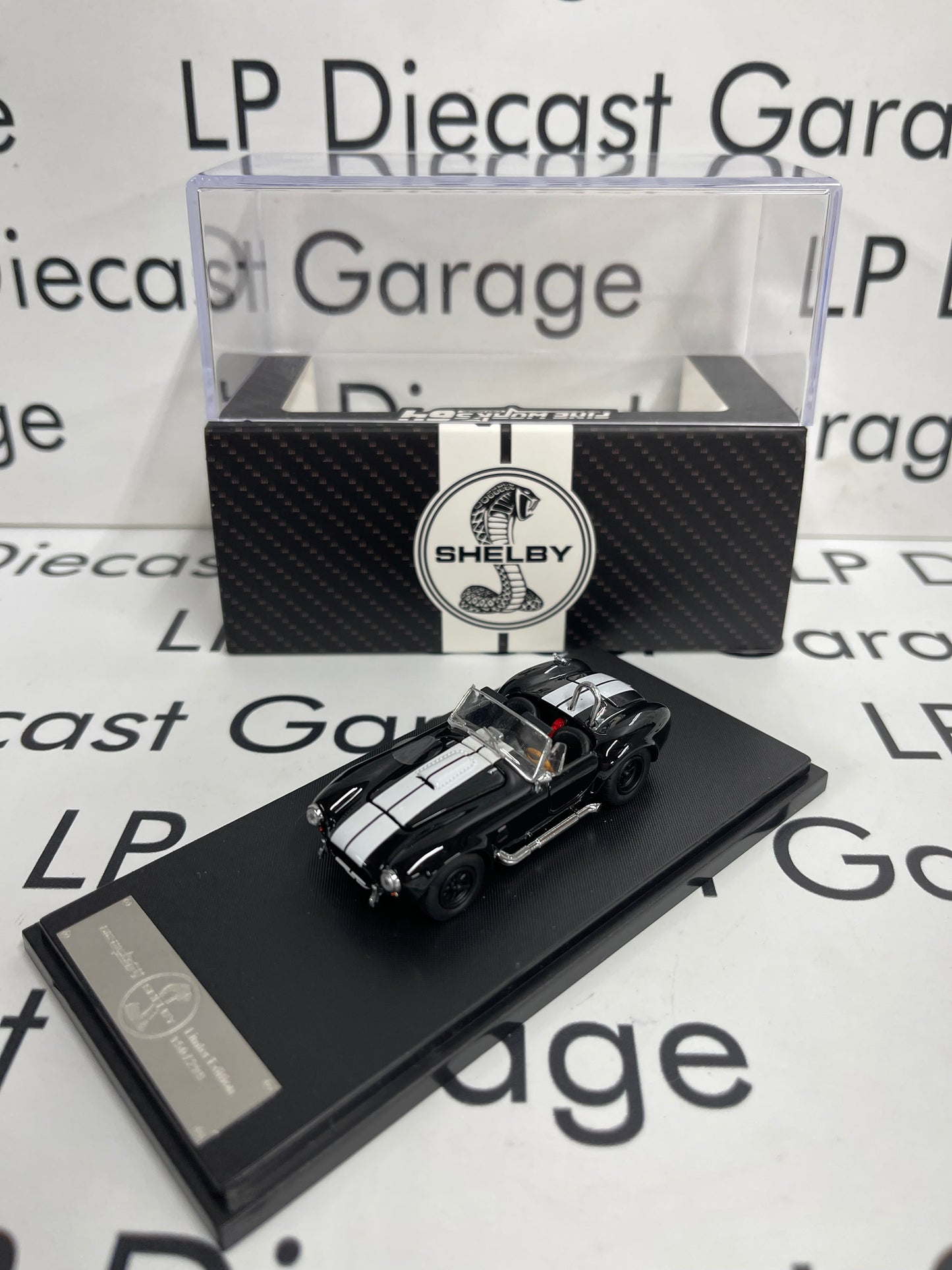FINE WORKS 64 Shelby Cobra 427 S/C Black 1:64 Diecast