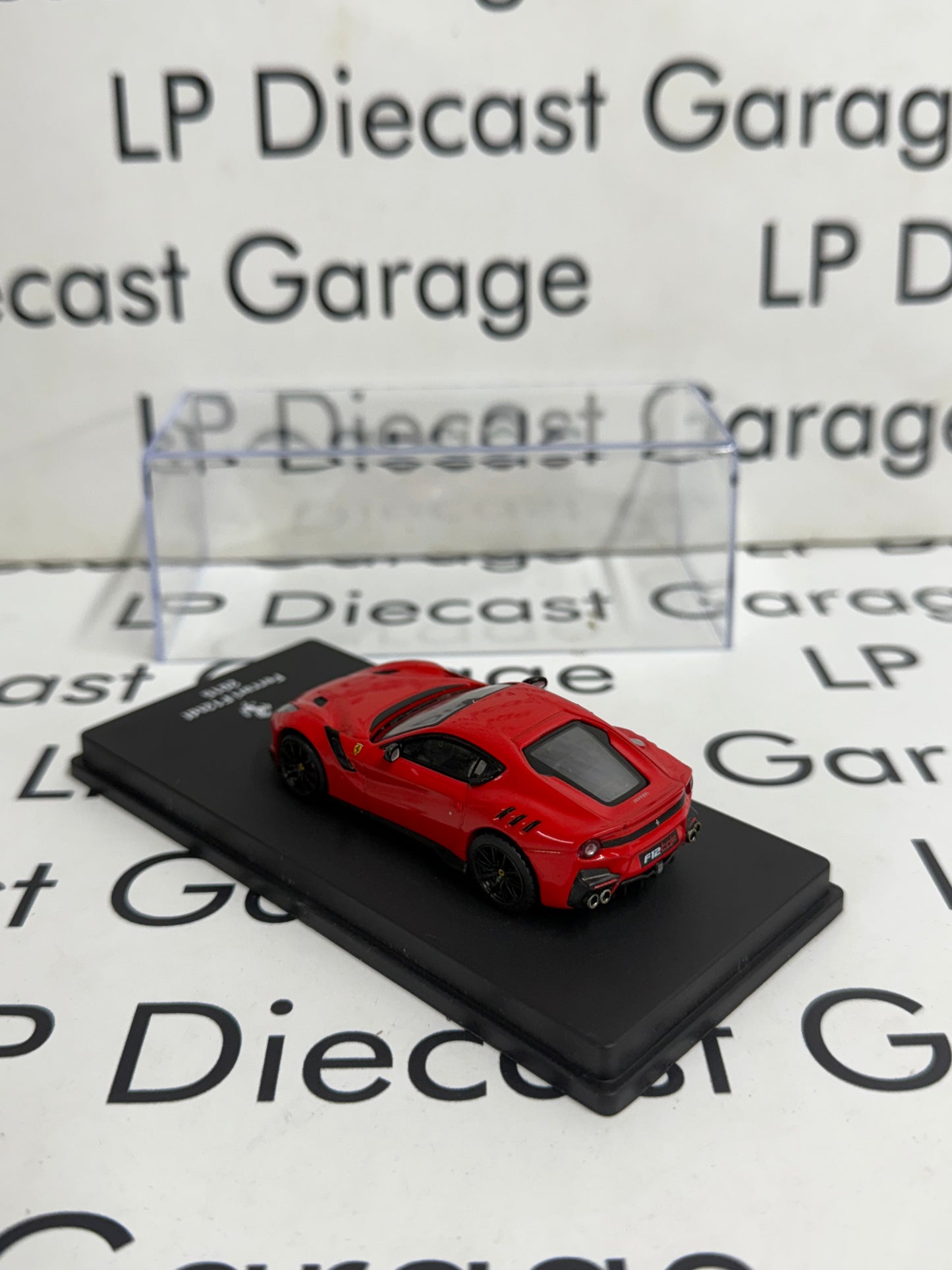 EDICOLA 2015 Ferrari F12tdf Red 1:64 Diecast w/ Display Case