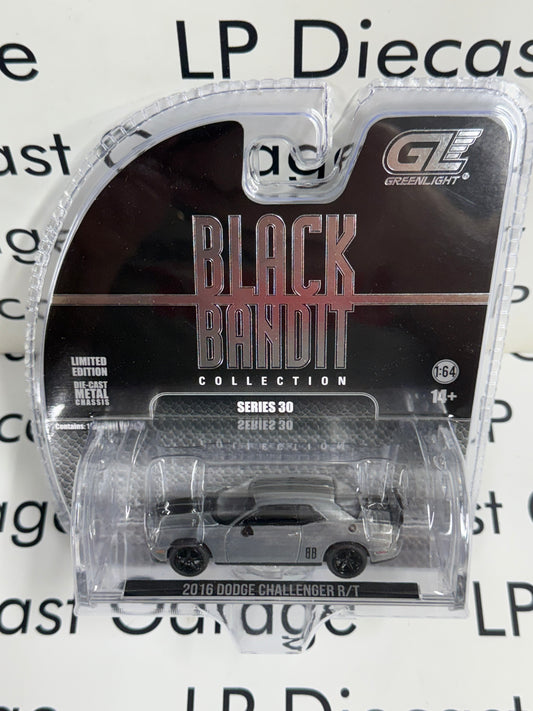 RAW CHASE GREENLIGHT 2016 Dodge Challenger R/T 1:64 Diecast Black Bandit