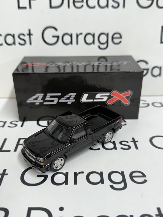 PARA64 2006 Chevrolet Silverado SS Single Cab Truck Onyx Black 1:64 Diecast