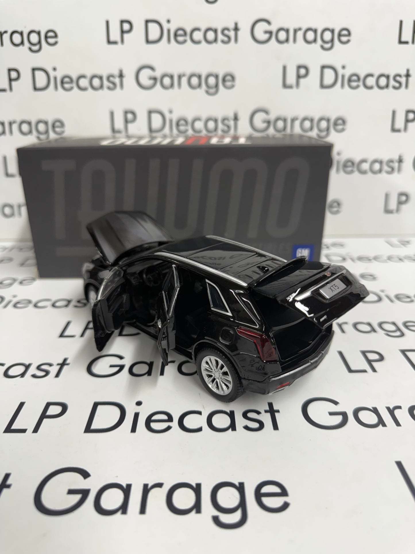 TAYUMO 2020 Cadillac XT5 Black 1:36 Scale Diecast Lights & Sound