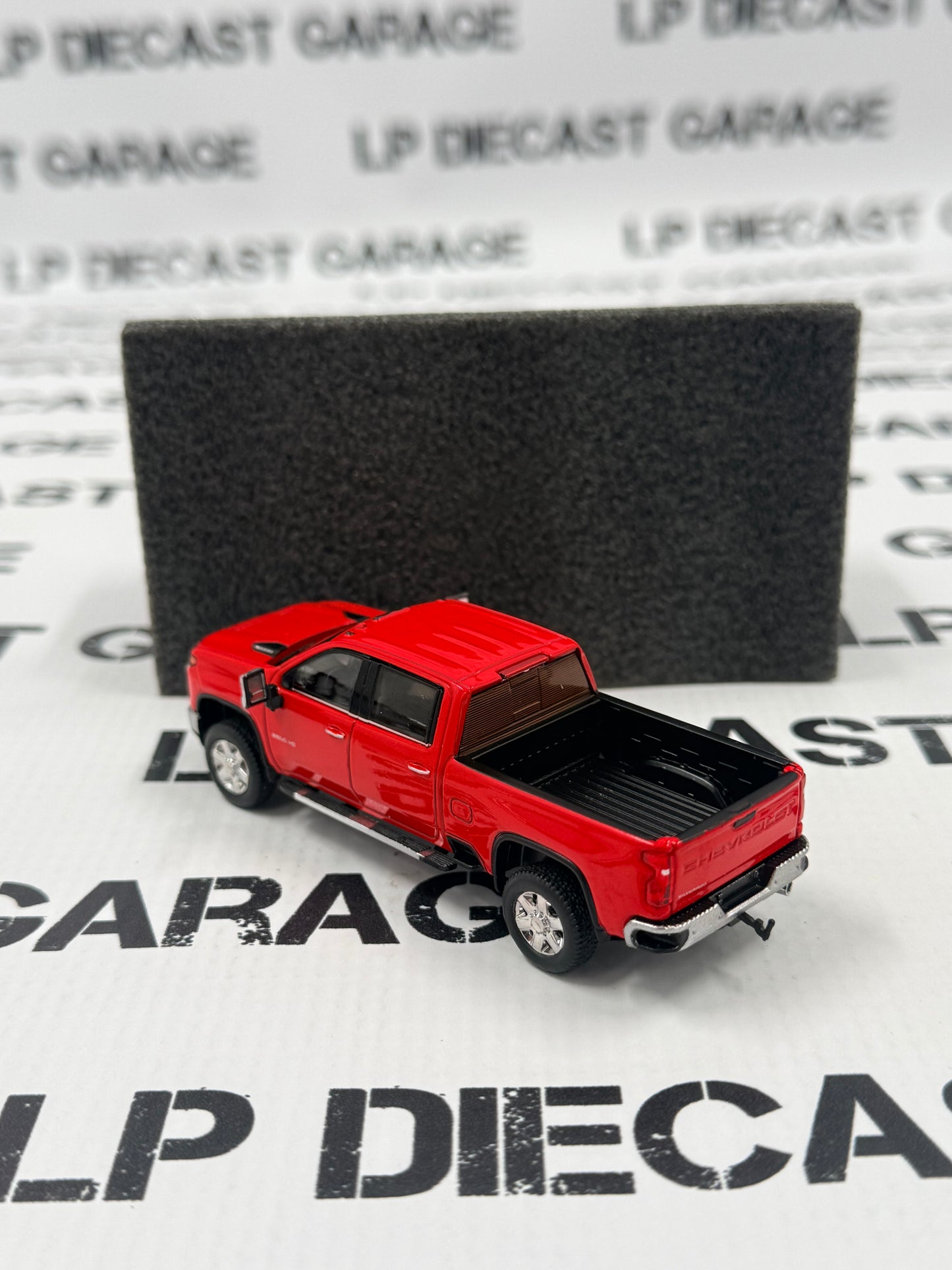 MODEL TRUCK 2023 Chevrolet Silverado 2500HD Red 1:64 Diecast