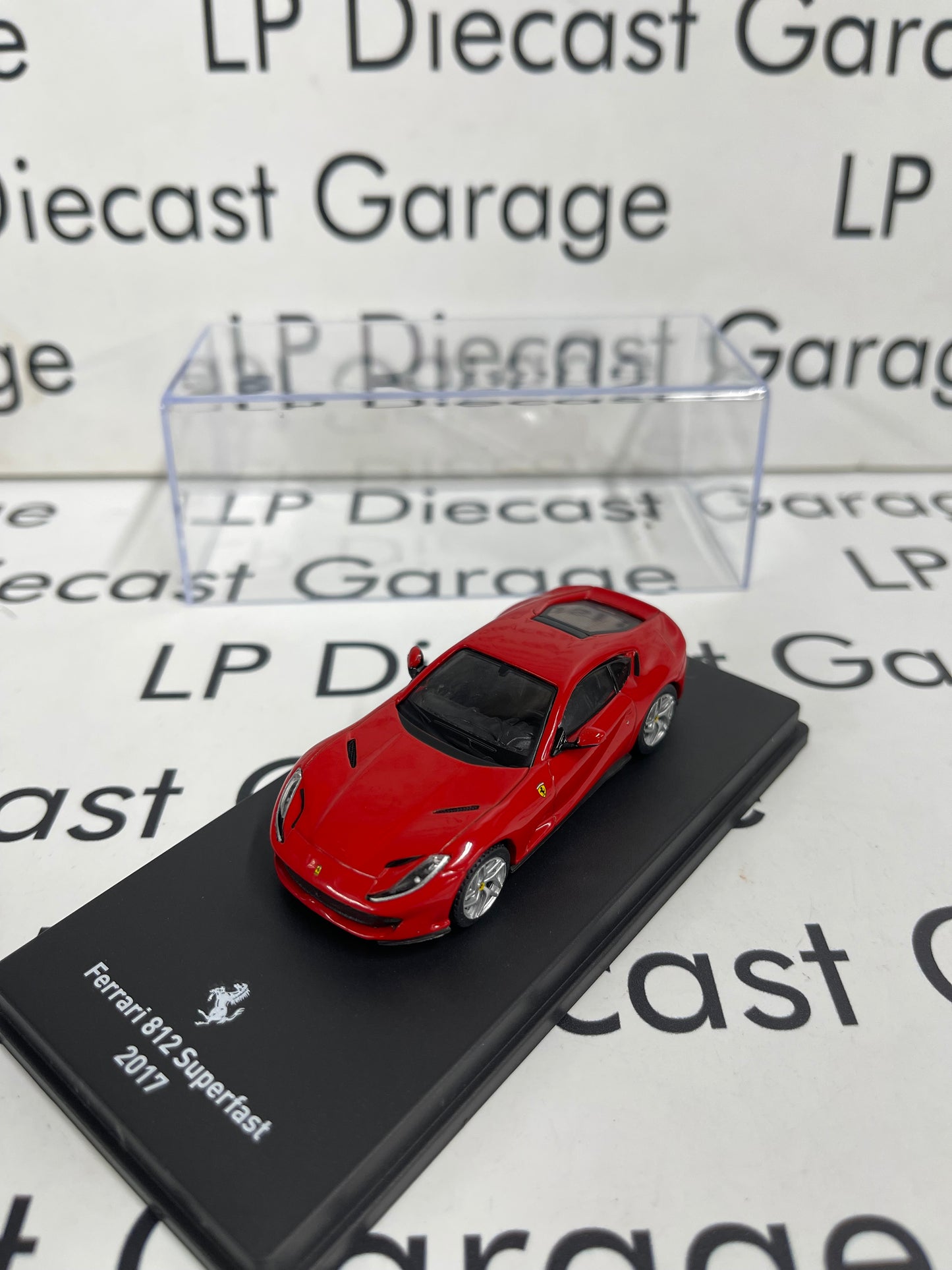 EDICOLA 2017 Ferrari 812 Superfast Red 1:64 Diecast w/ Display Case