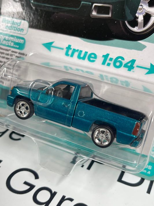 AUTO WORLD 2005 Chevy Silverado SS Teal 1:64 Diecast Muscle Trucks