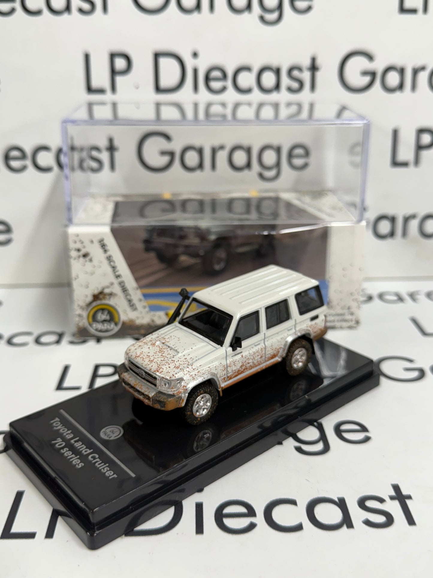 PARA64 2014 Toyota Land Cruiser LC76 Off Road Effect White 1:64 Diecast