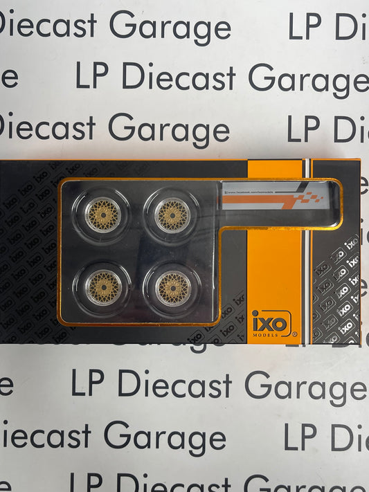 IXO Models Gold w/Chrome Lip Lada VFTS Wheel Set (4) for 1:18 Diecast